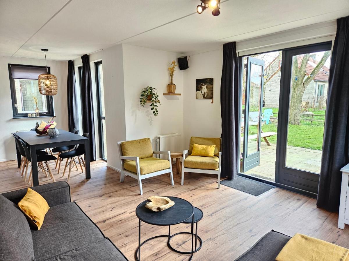 7 Person House With Swing, Firepit, Hammock, Garden, Swimming Lake, Child Friendly, In- And Outside Playground, And Great Coffee Ewijk Bagian luar foto